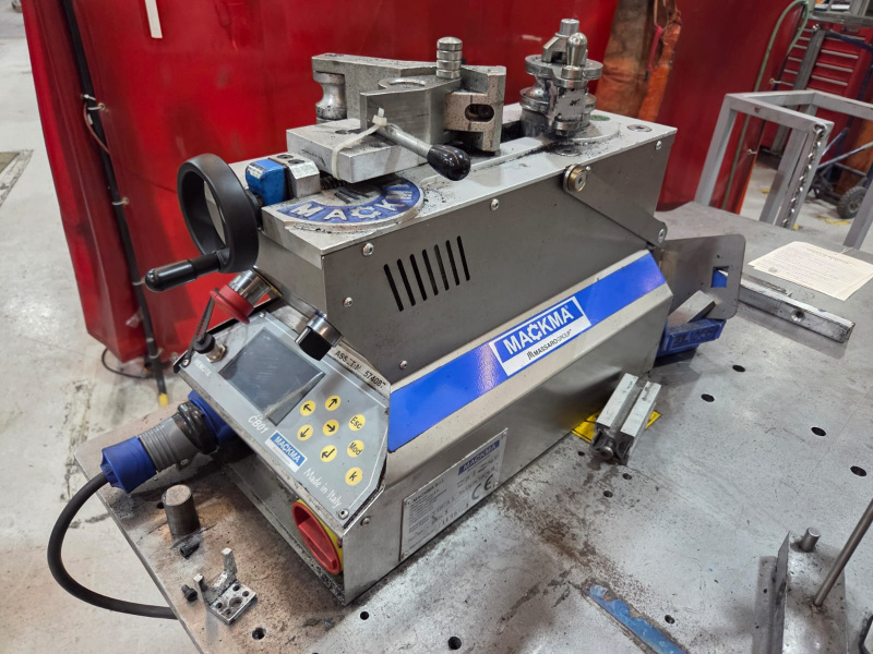 DOBLADORA DE TUBO MACKMA BM34