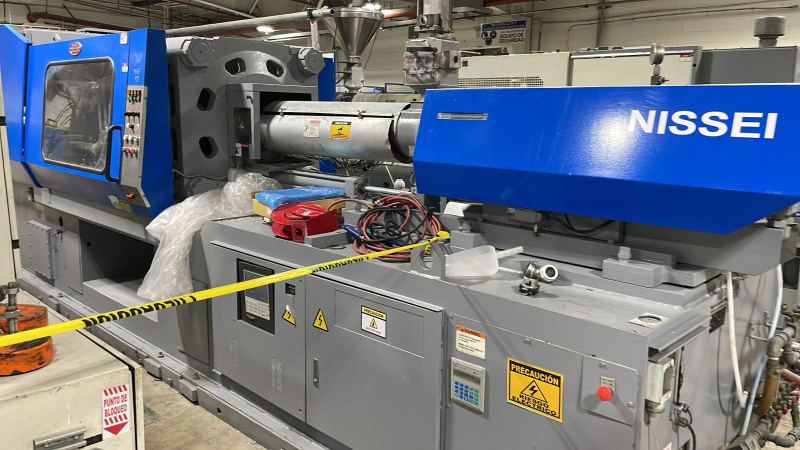 INYECTORA DE PLASTICO NISSEI 290 TONELADAS