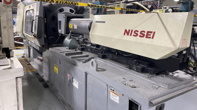 INYECTORA DE PLASTICO NISSEI 290 TONELADAS