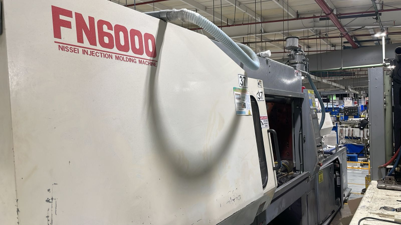 INYECTORA DE PLASTICO NISSEI 290 TONELADAS