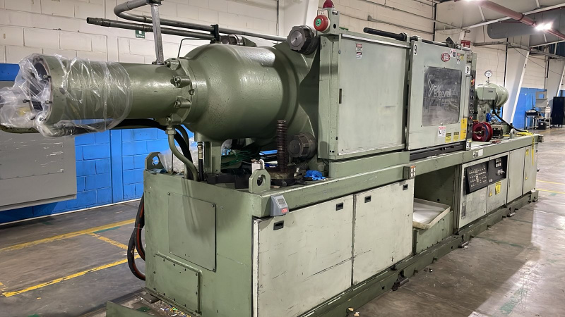 INYECTORA DE PLASTICO NISSEI 260 TONELADAS