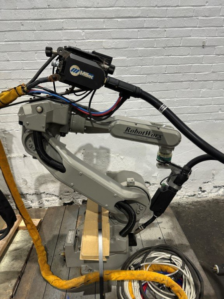 ROBOT SOLDADURA MILLER