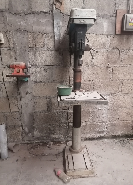 TALADRO VERTICAL DE COLUMNA REXON